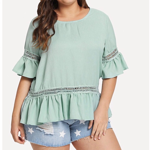 ➕Ruffle Hem Hollow Out Top - Picture 3 of 7